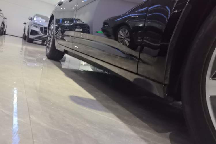 Used Audi A6L 2023 45 TFSI Prestige Elegant Edition Right Side Sill