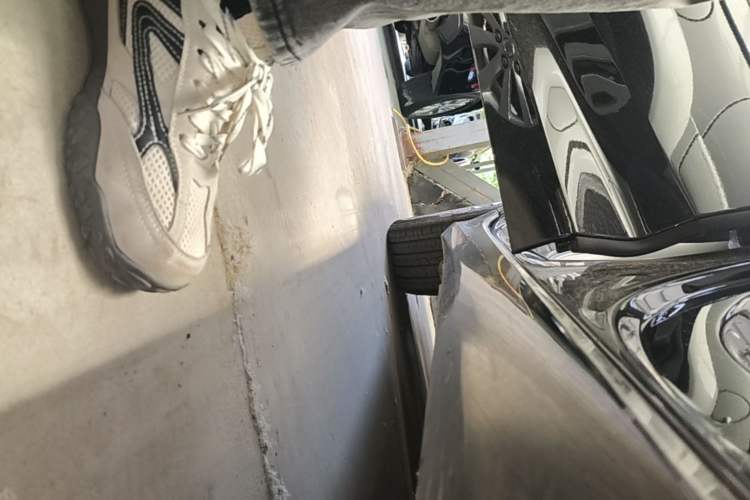 Used Audi A6L 2023 40 TFSI Luxury Dynamic Model Right Side Sill