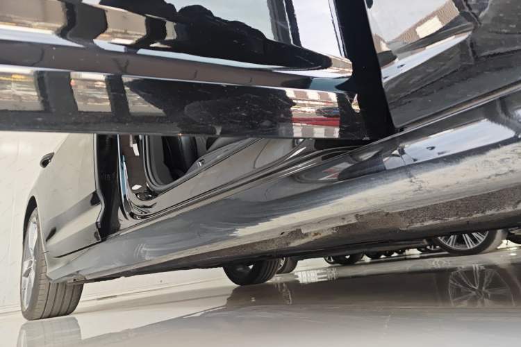 Used Audi A6L 2023 45 TFSI quattro Prestige Dynamic Edition Right Side Sill