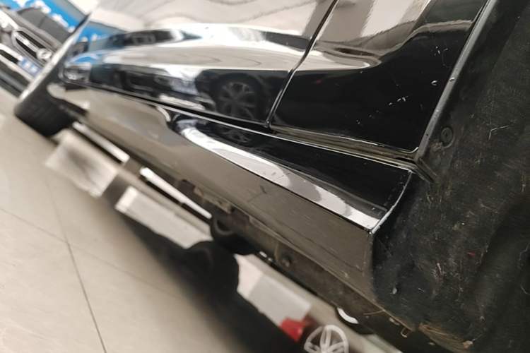 Used Audi A6L 2023 Revised 45 TFSI Prestige Dynamic Edition Right Side Sill