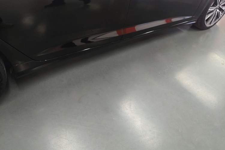 Used Audi A6L 2023 Revised 45 TFSI Prestige Dynamic Edition Right Side Sill
