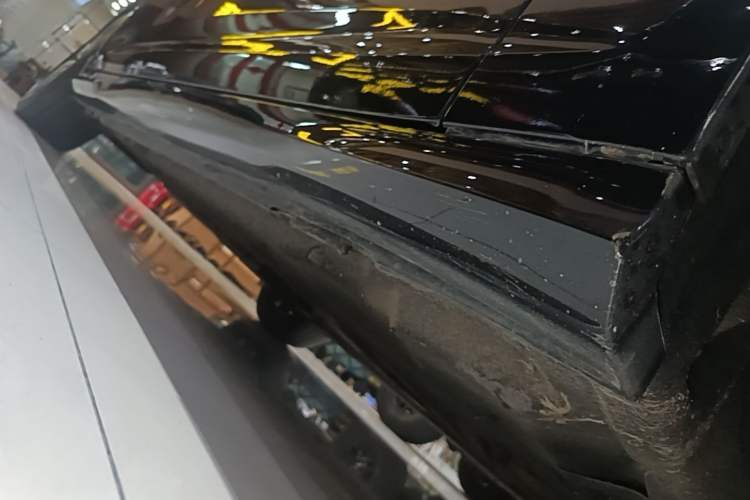 Used Audi A6L 2023 Revised 40 TFSI Luxury Dynamic Edition Right Side Sill