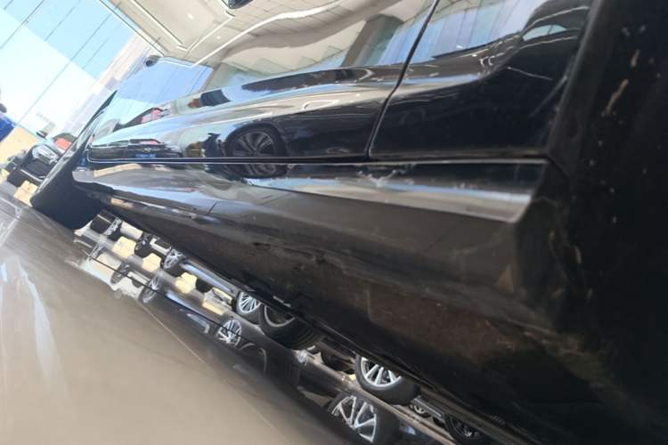 Used Audi A6L 2023 Revised 45 TFSI Prestige Dynamic Edition Right Side Sill