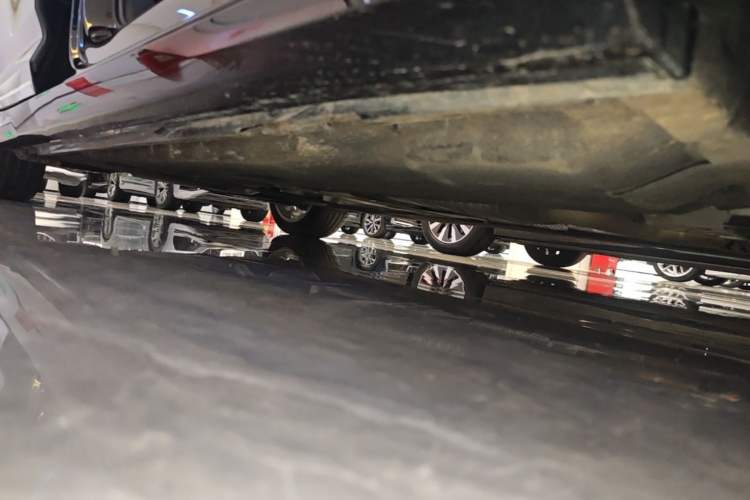 Used Audi A6L 2023 Revised 45 TFSI Prestige Dynamic Edition Right Side Sill
