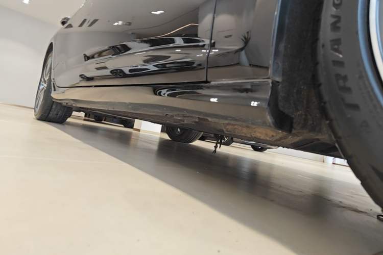 Used Audi A6L 2023 40 TFSI Luxury Dynamic Model Right Side Sill