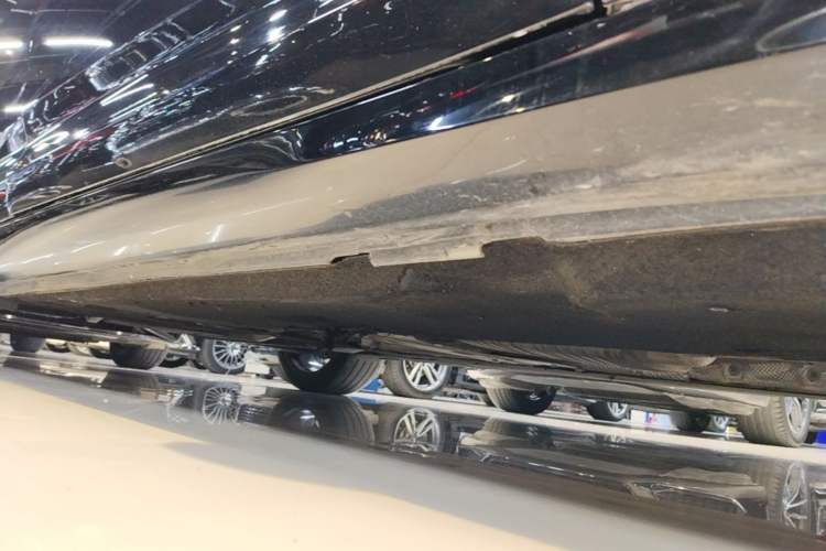Used Audi A6L 2023 40 TFSI Luxury Dynamic Model Right Side Sill