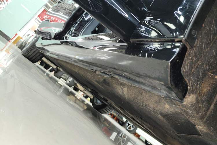 Used Audi A6L 2023 Revised 40 TFSI Luxury Dynamic Edition Right Side Sill