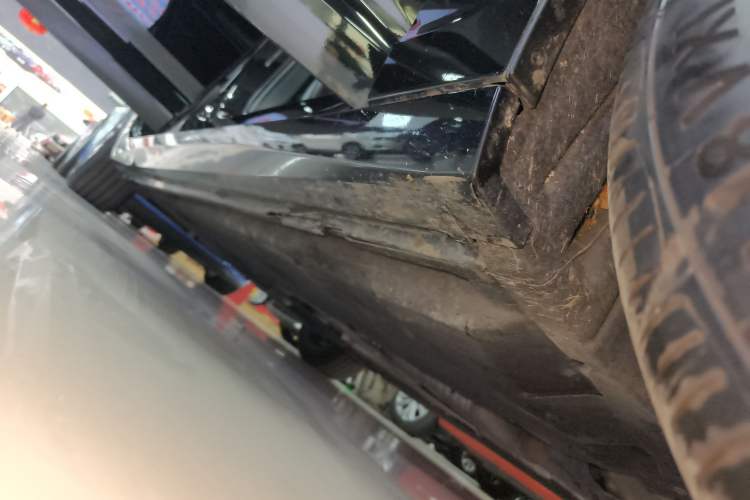 Used Audi A6L 2023 Revised 45 TFSI Prestige Elegant Edition Right Side Sill