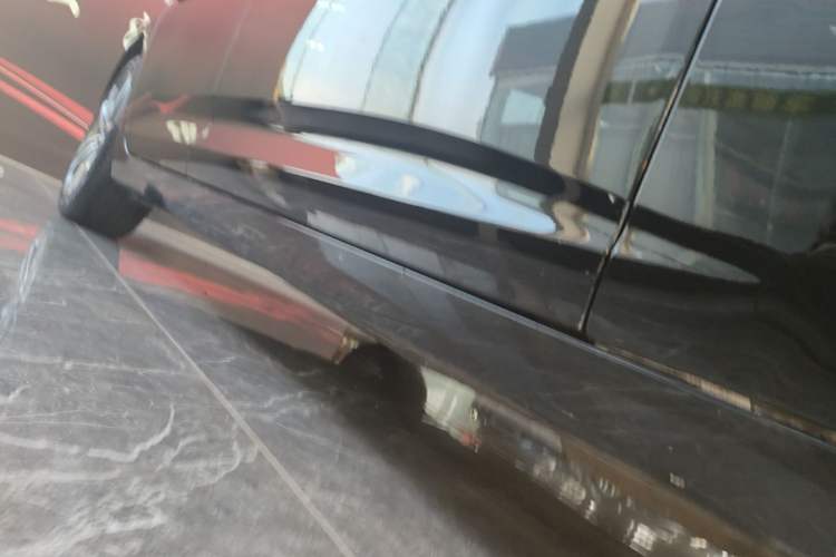 Used Audi A6L 2023 Revised 40 TFSI Luxury Prestige Edition Right Side Sill