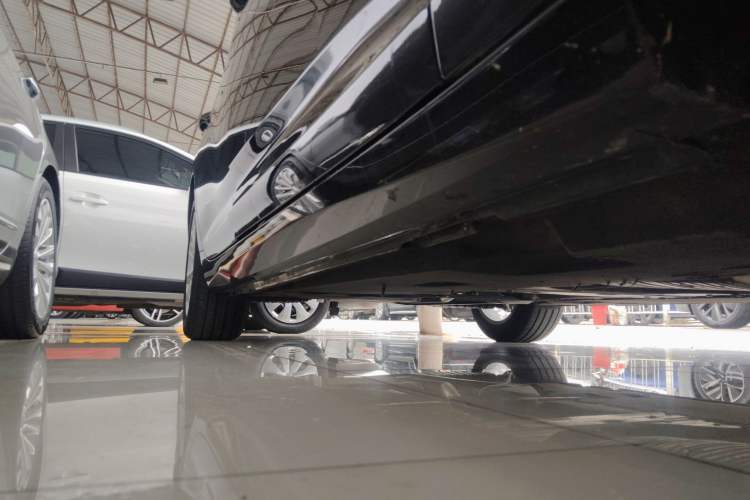 Used Audi A6L 2023 Revised 40 TFSI Luxury Prestige Edition Right Side Sill