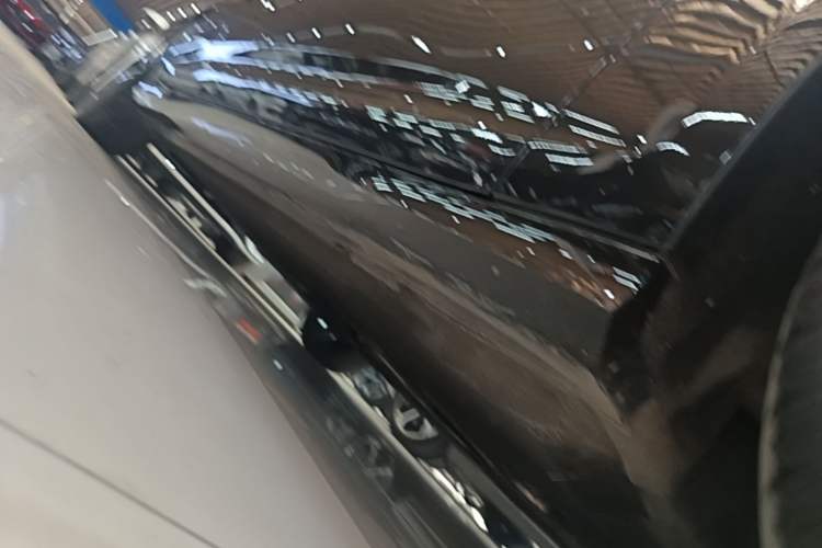 Used Audi A6L 2023 40 TFSI Luxury Dynamic Model Right Side Sill