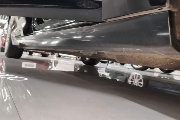 Used Audi A6L 2023 40 TFSI Luxury Prestige Edition Right Side Sill