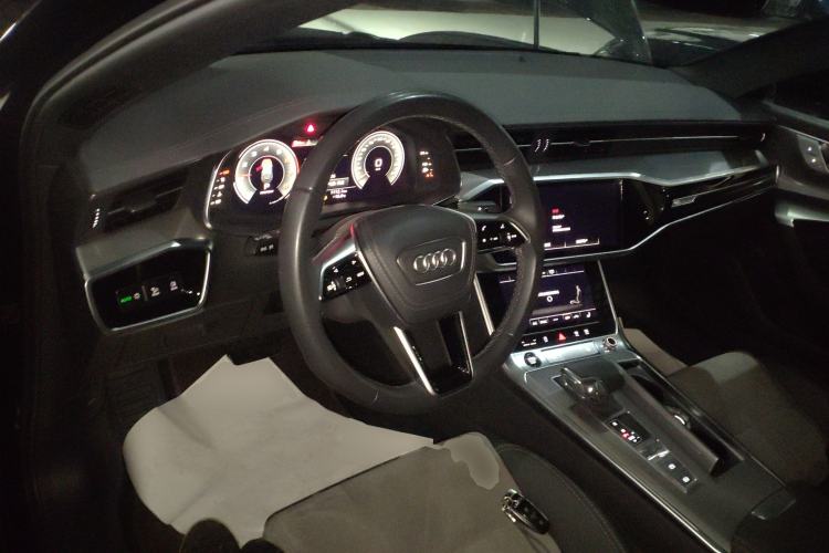 Used Audi A6L 2023 Revised 40 TFSI Luxury Dynamic Edition Steering Wheel