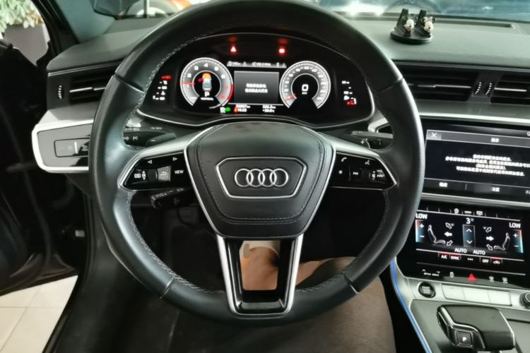 Used Audi A6L 2023 40 TFSI Luxury Dynamic Model Steering Wheel