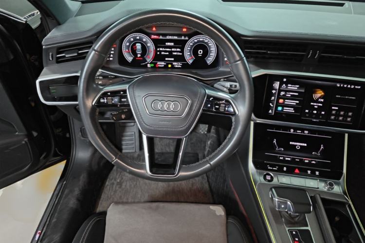 Used Audi A6L 2023 40 TFSI Luxury Dynamic Model Steering Wheel
