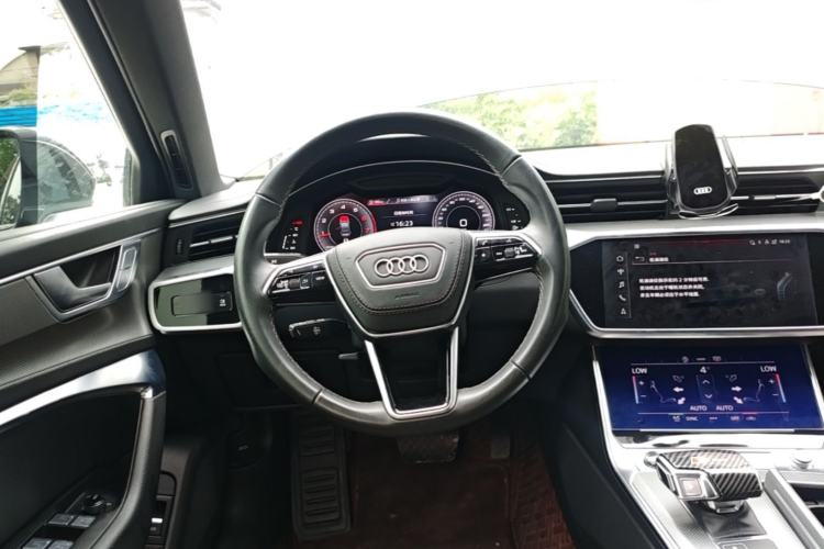 Used Audi A6L 2023 Revised 40 TFSI Luxury Dynamic Edition Steering Wheel