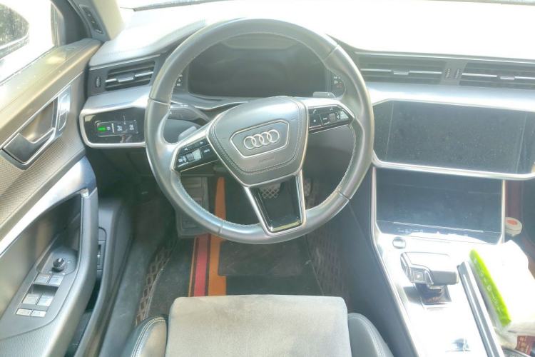 Used Audi A6L 2023 40 TFSI Luxury Dynamic Model Steering Wheel