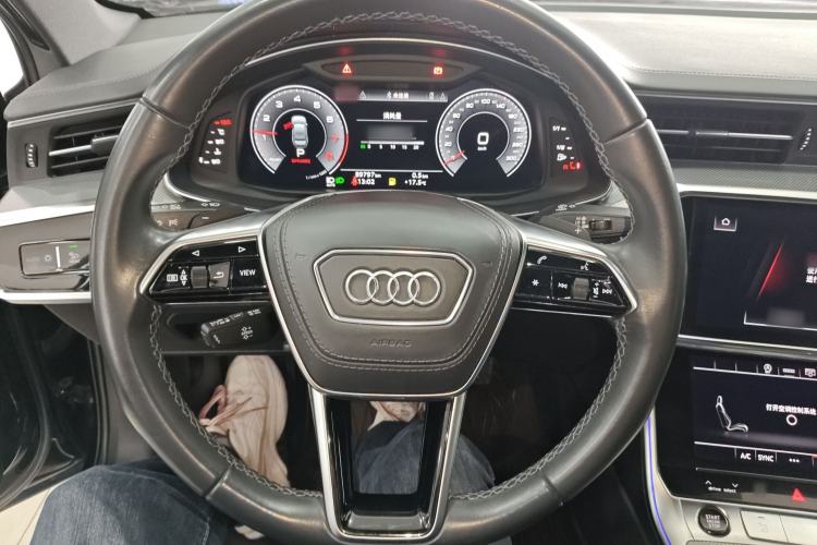 Used Audi A6L 2023 40 TFSI Luxury Dynamic Model Steering Wheel