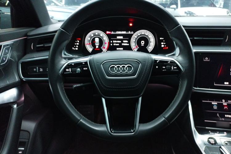 Used Audi A6L 2023 40 TFSI Luxury Dynamic Model Steering Wheel