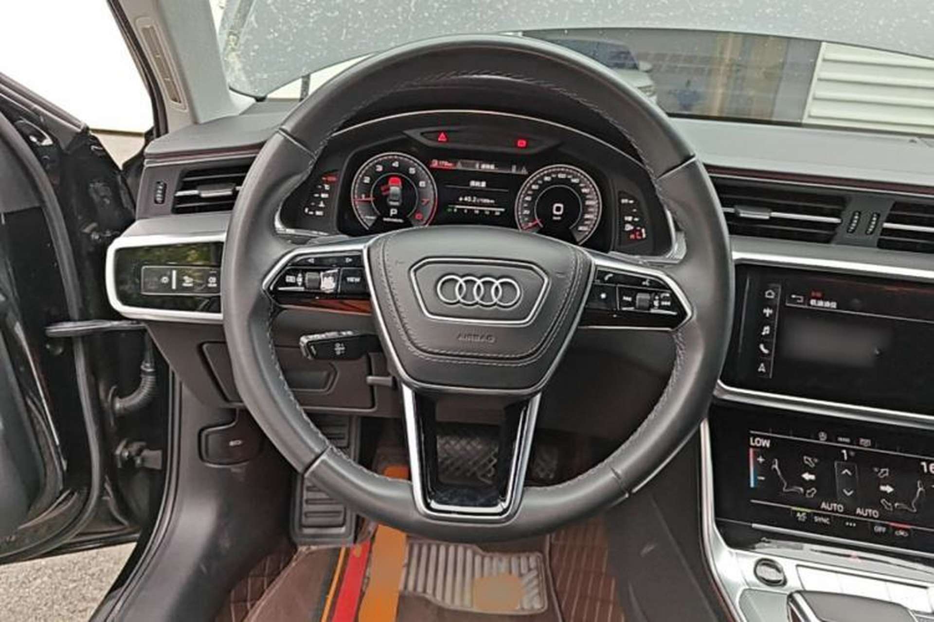 Used Audi A6L 2023 40 TFSI Luxury Dynamic Model Steering Wheel