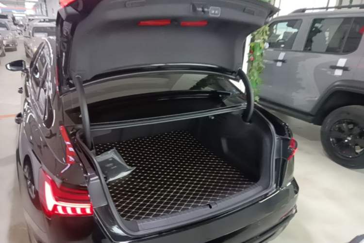 Used Audi A6L 2023 Revised 45 TFSI Prestige Dynamic Edition Trunk