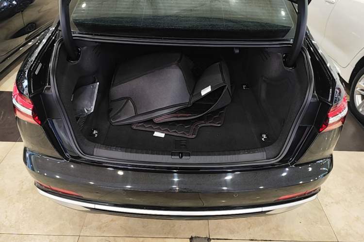 Used Audi A6L 2023 40 TFSI Luxury Dynamic Model Trunk