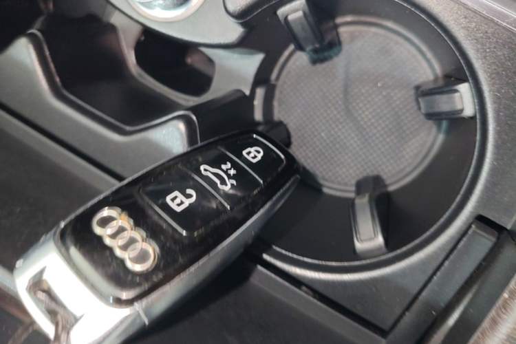 Used Audi A6L 2023 Revised Edition 45 TFSI quattro Prestige Dynamic Version Vehicle Key
