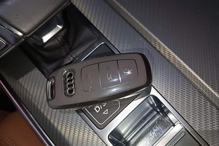 Used Audi A6L 2023 40 TFSI Luxury Prestige Edition Vehicle Key