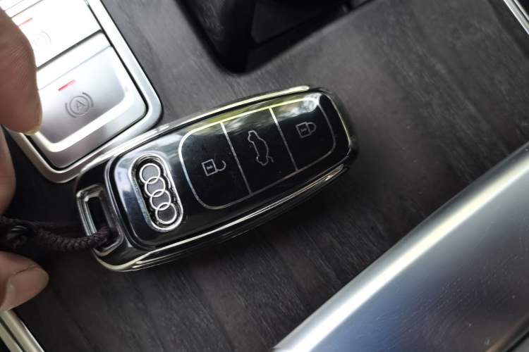 Used Audi A6L 2023 Revised Edition 45 TFSI quattro Prestige Dynamic Version Vehicle Key