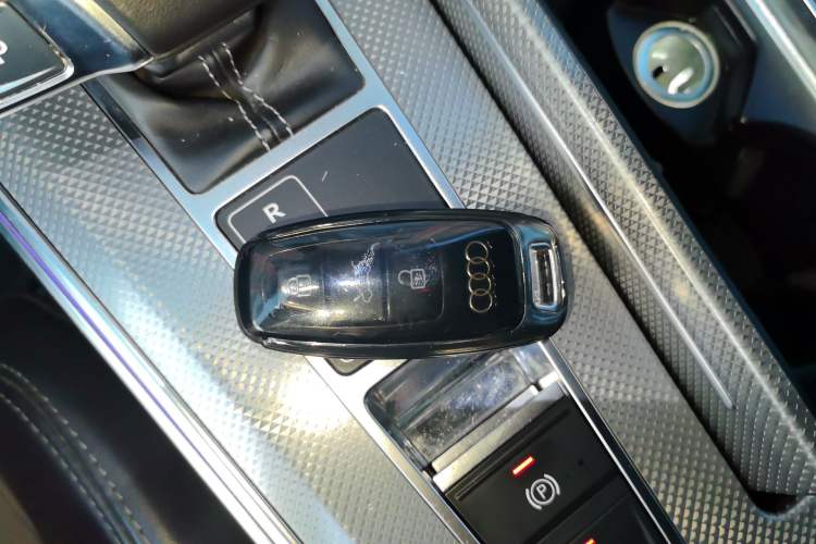 Used Audi A6L 2023 40 TFSI Luxury Dynamic Model Vehicle Key
