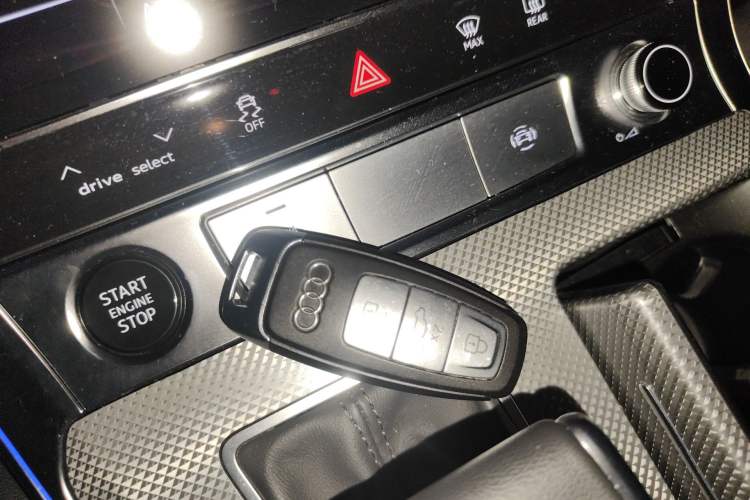 Used Audi A6L 2023 45 TFSI Prestige Dynamic Edition Vehicle Key