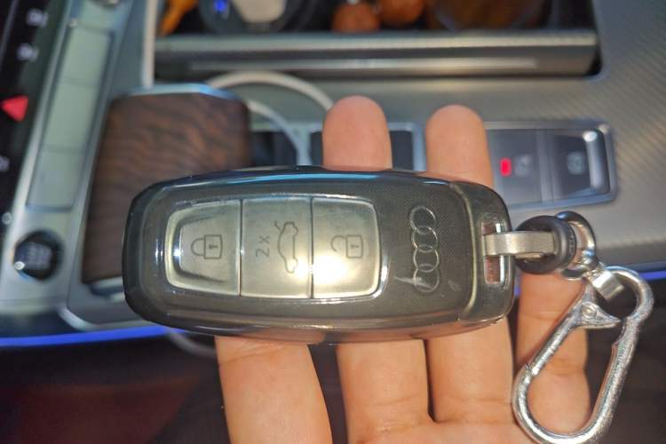 Used Audi A6L 2023 40 TFSI Luxury Prestige Edition Vehicle Key