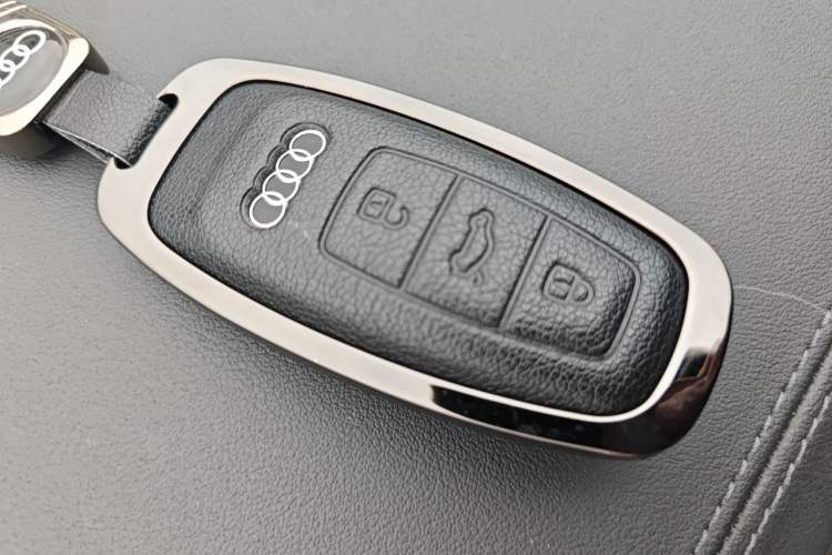 Used Audi A6L 2023 45 TFSI Prestige Elegant Edition Vehicle Key