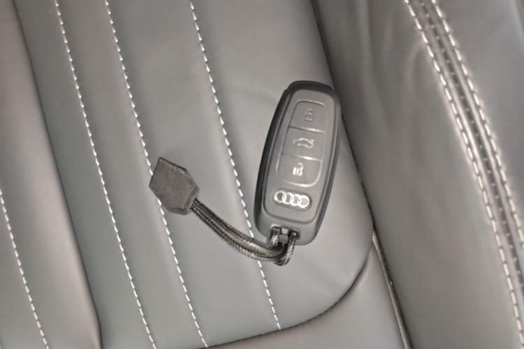 Used Audi A6L 2023 45 TFSI Prestige Elegant Edition Vehicle Key