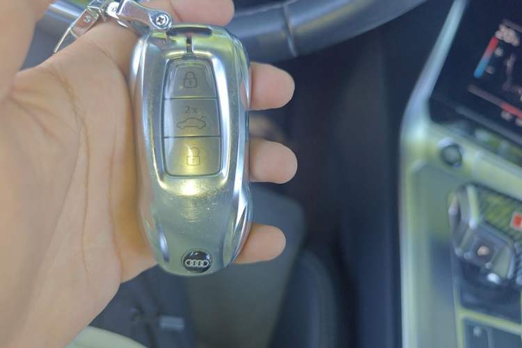 Used Audi A6L  Vehicle Key