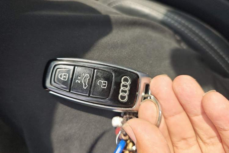 Used Audi A6L 2023 Revised Edition 45 TFSI quattro Prestige Dynamic Version Vehicle Key
