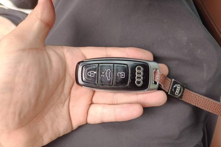 Used Audi A6L 2023 Updated 45 TFSI quattro Prestige Elegant Edition Vehicle Key