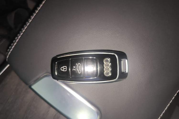 Used Audi A6L 2023 Revised Edition 45 TFSI quattro Prestige Dynamic Version Vehicle Key