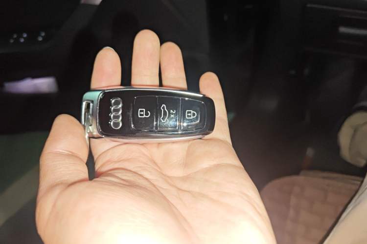 Used Audi A6L 2023 40 TFSI Luxury Prestige Edition Vehicle Key