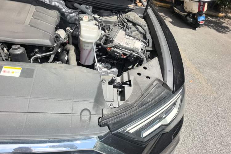 Used Audi A6L 2023 45 TFSI Prestige Dynamic Edition Engine Bay Left