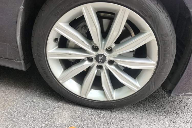 Used Audi A6L 2023 45 TFSI Prestige Dynamic Edition Right Front Wheel Hub