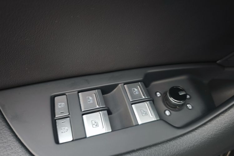 Used Audi A6L 2023 Revised 40 TFSI Luxury Dynamic Edition Interior 1