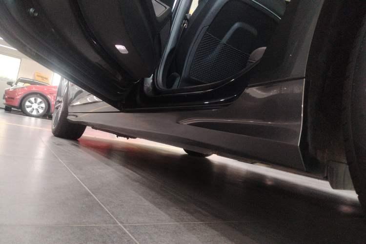 Used Audi A6L 2023 45 TFSI Prestige Dynamic Edition Left Side Sill
