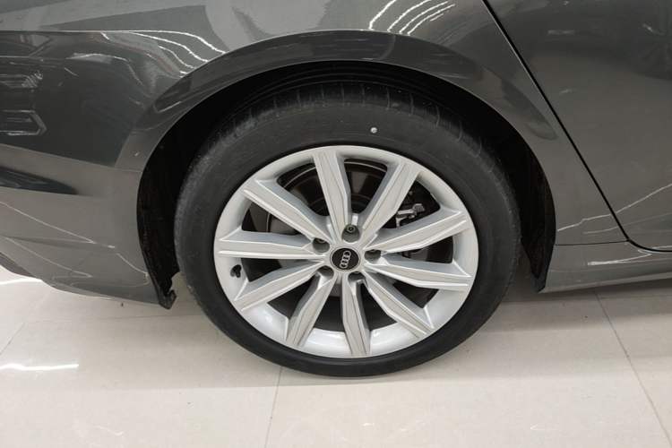 Used Audi A6L 2023 45 TFSI Prestige Dynamic Edition Right Rear Wheel Hub