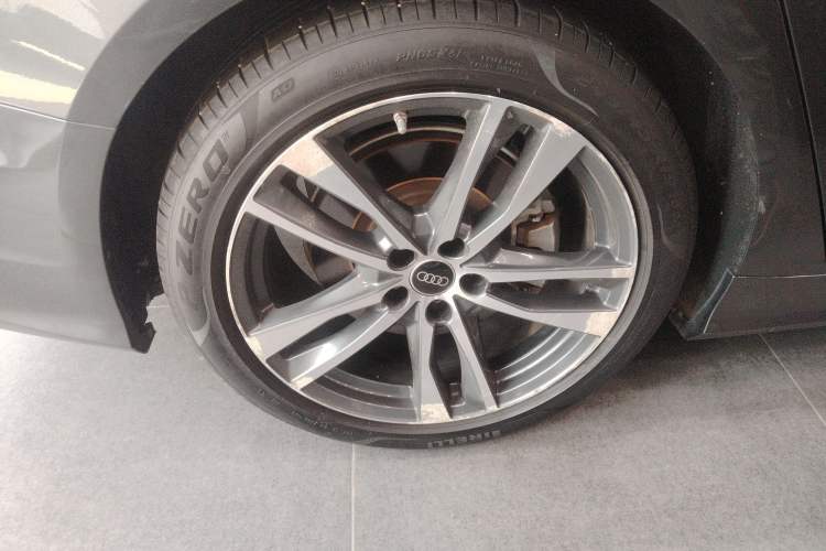 Used Audi A6L 2023 45 TFSI Prestige Dynamic Edition Right Rear Wheel Hub