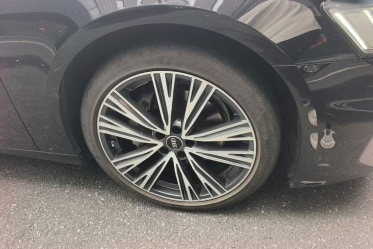 Used Audi A6L 2023 Revised Edition 45 TFSI quattro Prestige Dynamic Version Right Front Wheel Hub