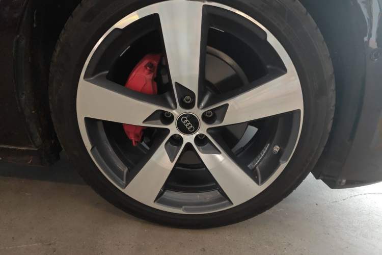 Used Audi A6L 2023 45 TFSI quattro Prestige Dynamic Edition Right Front Wheel Hub