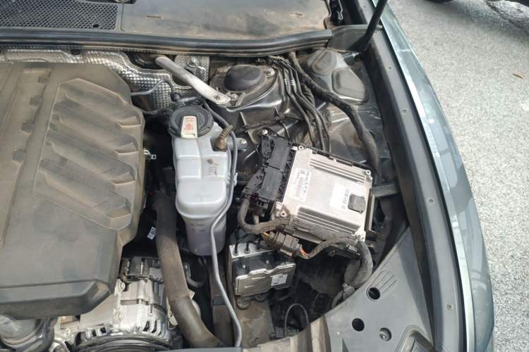 Used Audi A6L 2023 40 TFSI Luxury Dynamic Model Engine Bay Left