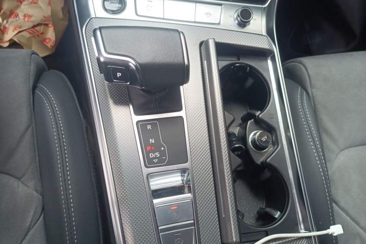 Used Audi A6L 2023 40 TFSI Luxury Dynamic Model Gear Lever