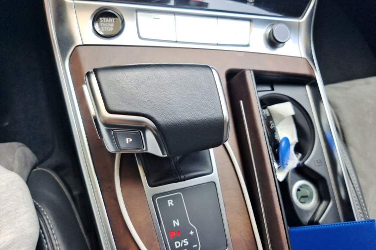 Used Audi A6L 2023 45 TFSI quattro Prestige Elegant Edition Gear Lever